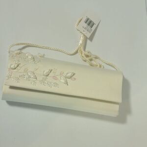 Things Remembered Vintage Cream Silk Beaded Clutch Bag